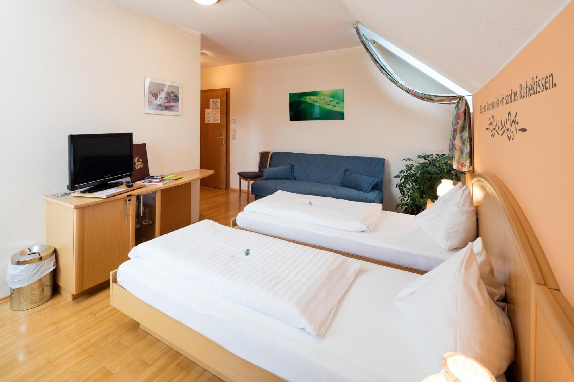 Gasthaus Pension Zum Lustigen Steirer Bruck an der Mur Room photo