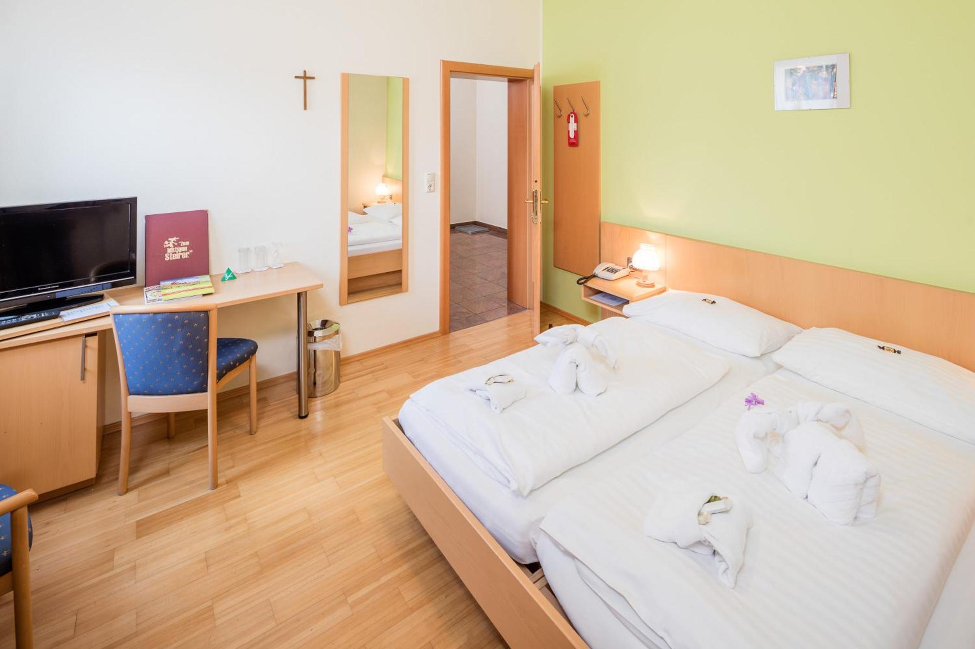 Gasthaus Pension Zum Lustigen Steirer Bruck an der Mur Room photo
