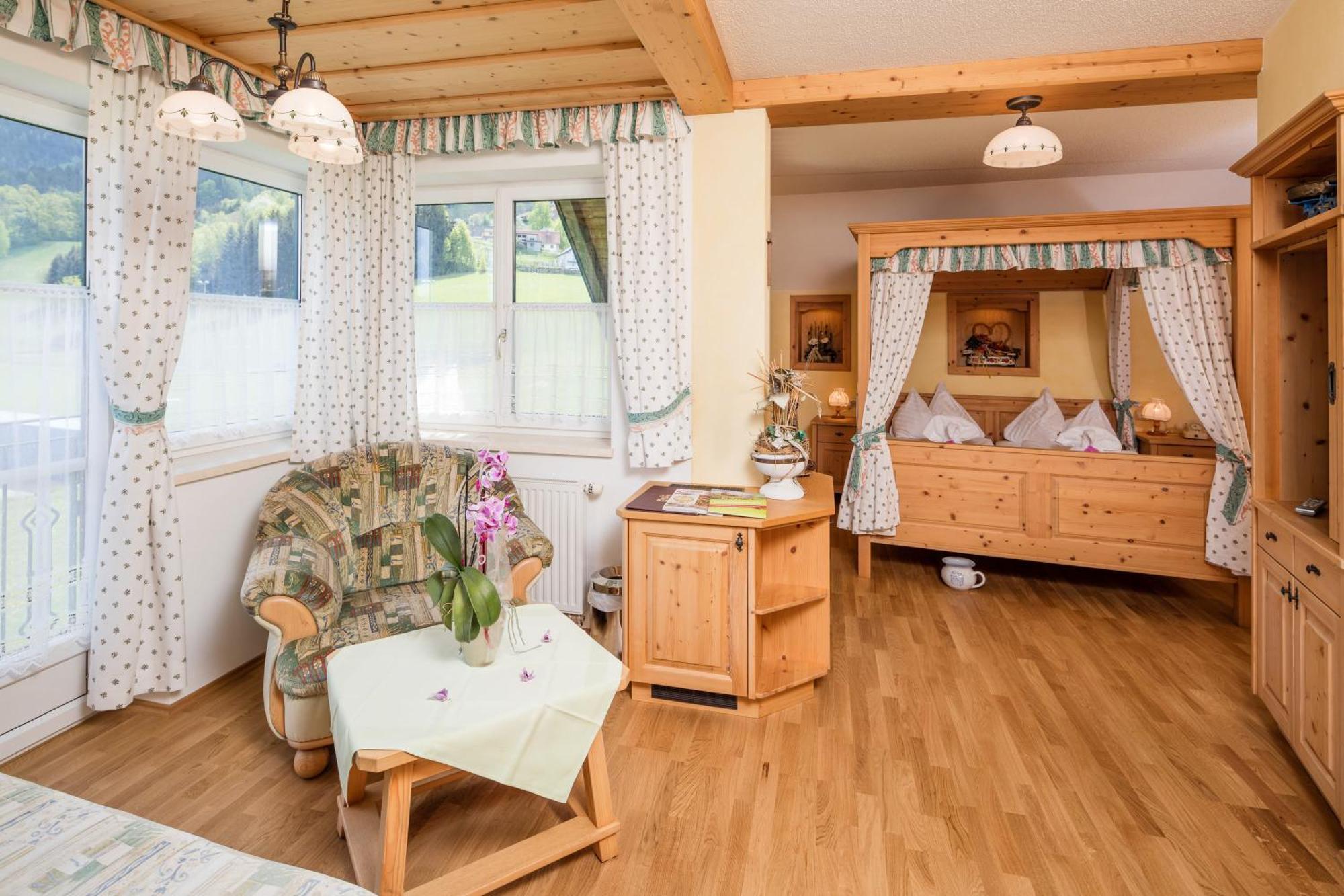 Gasthaus Pension Zum Lustigen Steirer Bruck an der Mur Room photo